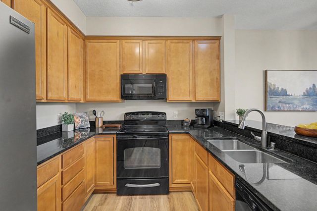 7217 Jewel Lane N 902, Maple Grove, MN 55311