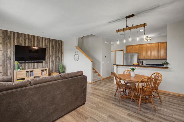 7217 Jewel Lane N 902, Maple Grove, MN 55311