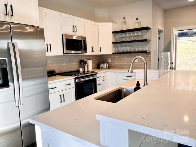 1057 Riverside Drive, Asheville, NC 28804