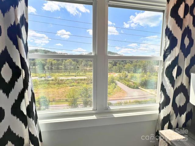 1057 Riverside Drive, Asheville, NC 28804