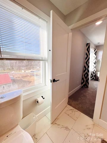 1057 Riverside Drive, Asheville, NC 28804