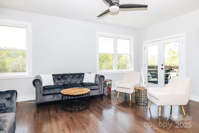 1057 Riverside Drive, Asheville, NC 28804