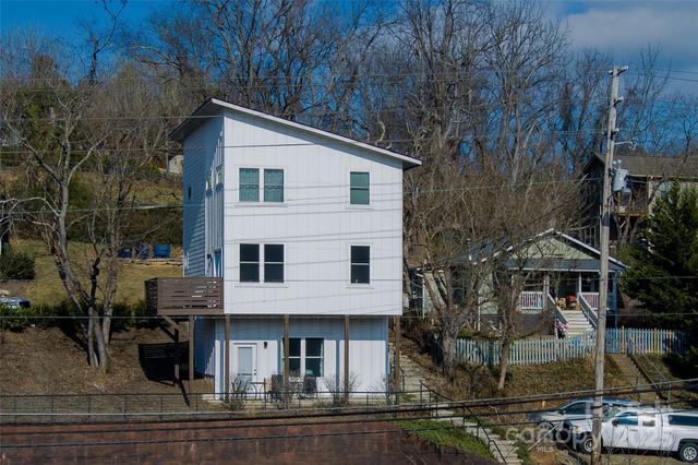 1057 Riverside Drive, Asheville, NC 28804