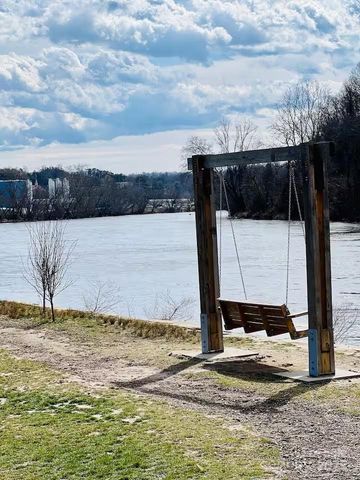 1057 Riverside Drive, Asheville, NC 28804