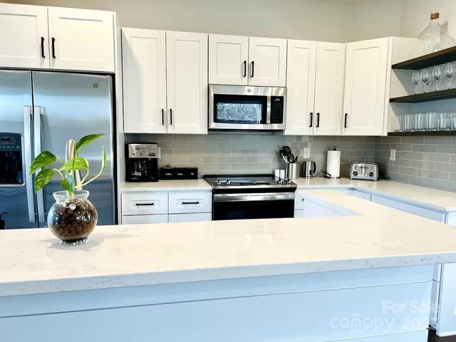 1057 Riverside Drive, Asheville, NC 28804