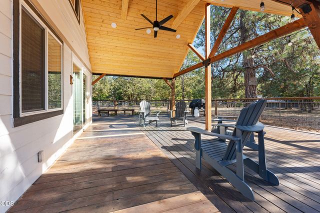 313 Hidden Acres Drive, Merlin, OR 97532