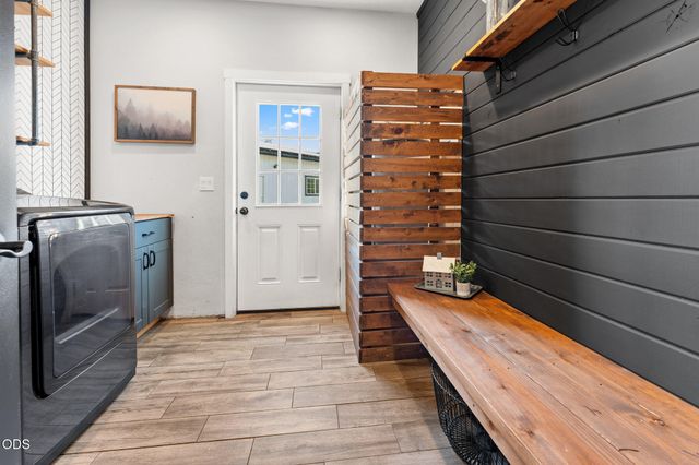 313 Hidden Acres Drive, Merlin, OR 97532