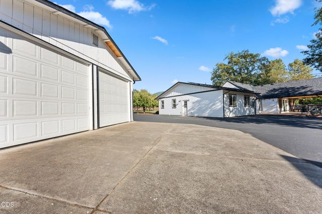 313 Hidden Acres Drive, Merlin, OR 97532
