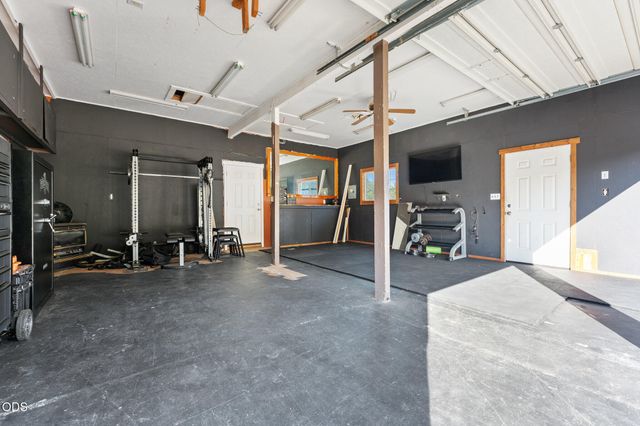 313 Hidden Acres Drive, Merlin, OR 97532