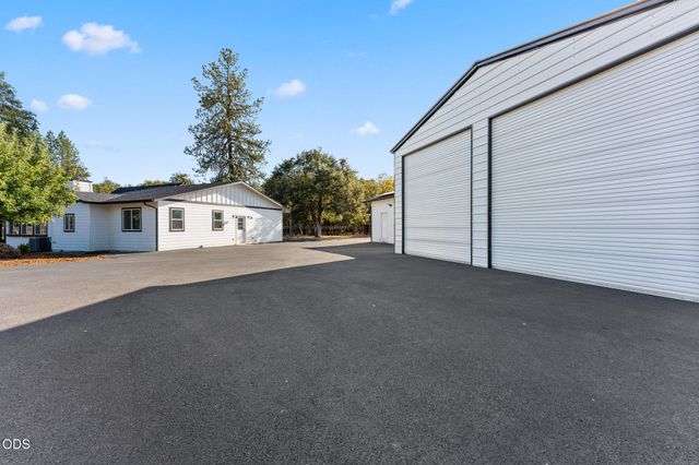 313 Hidden Acres Drive, Merlin, OR 97532