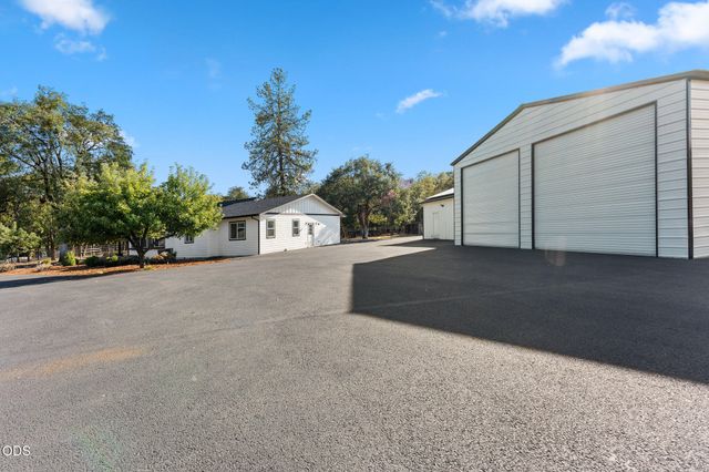 313 Hidden Acres Drive, Merlin, OR 97532
