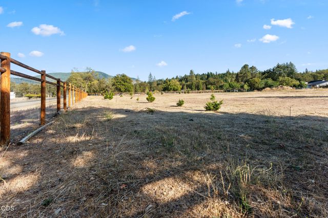 313 Hidden Acres Drive, Merlin, OR 97532