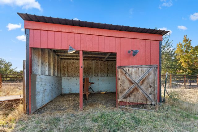 313 Hidden Acres Drive, Merlin, OR 97532