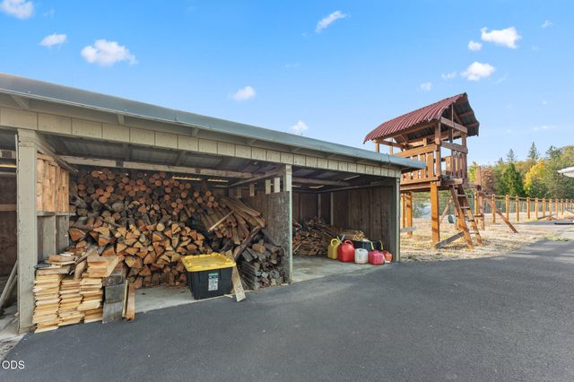 313 Hidden Acres Drive, Merlin, OR 97532