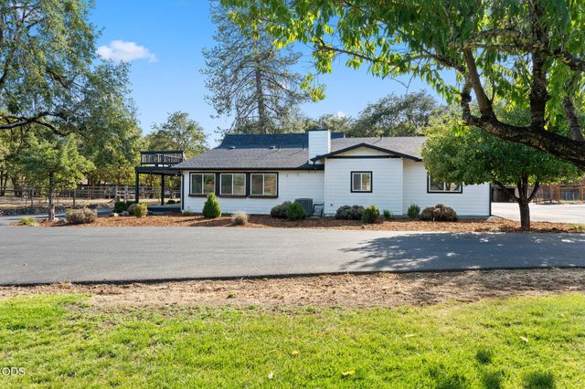 313 Hidden Acres Drive, Merlin, OR 97532