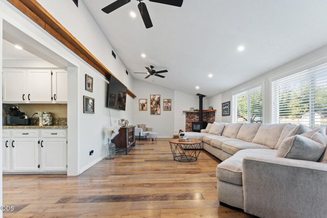 313 Hidden Acres Drive, Merlin, OR 97532