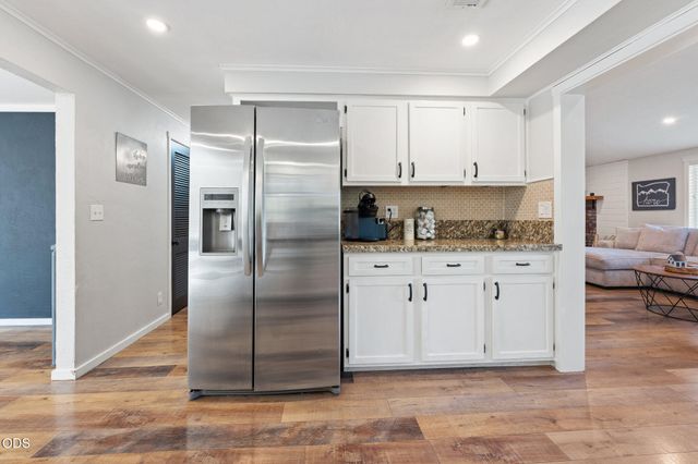313 Hidden Acres Drive, Merlin, OR 97532
