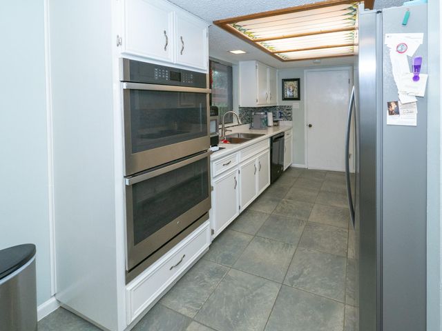 213 Oakwood DR, Georgetown, TX 78628