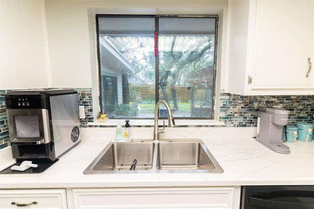 213 Oakwood DR, Georgetown, TX 78628