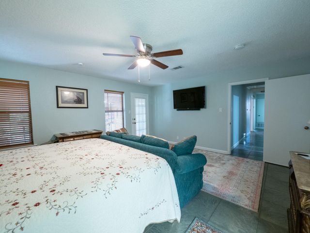 213 Oakwood DR, Georgetown, TX 78628