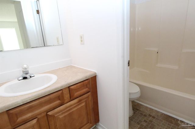 50 Fulton Ave D15, Pensacola, FL 32503