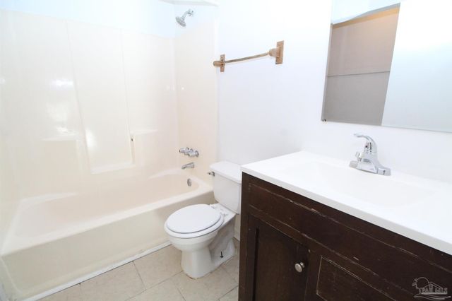 50 Fulton Ave D15, Pensacola, FL 32503