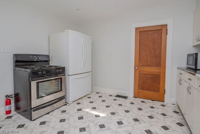 26240 Pettibone Road, Bedford, OH 44146