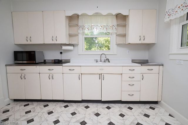 26240 Pettibone Road, Bedford, OH 44146