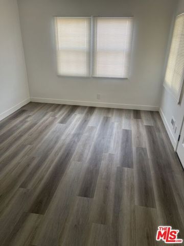 10515 S Hoover Street, Los Angeles, CA 90044