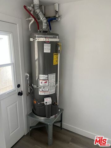 10515 S Hoover Street, Los Angeles, CA 90044