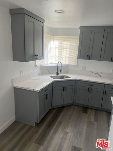 10515 S Hoover Street, Los Angeles, CA 90044