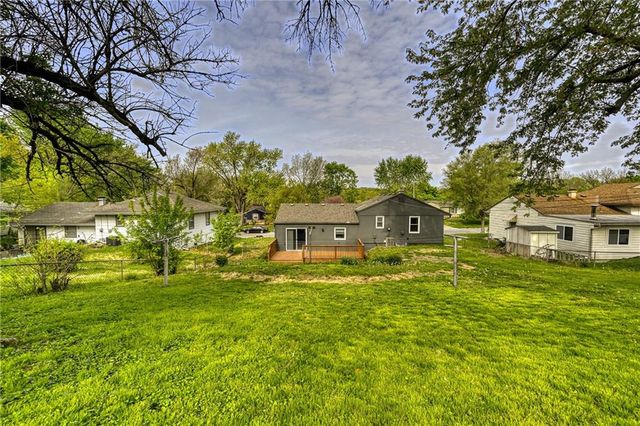3535 N CHELSEA Avenue, Kansas City, MO 64117