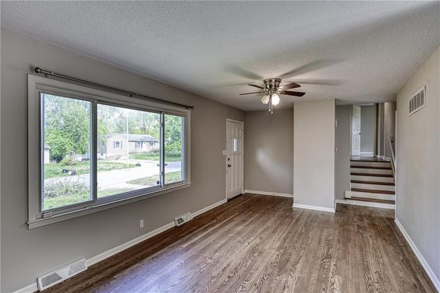 3535 N CHELSEA Avenue, Kansas City, MO 64117