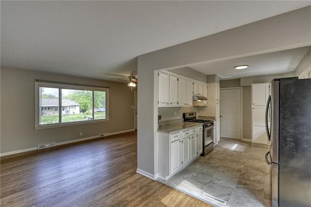 3535 N CHELSEA Avenue, Kansas City, MO 64117