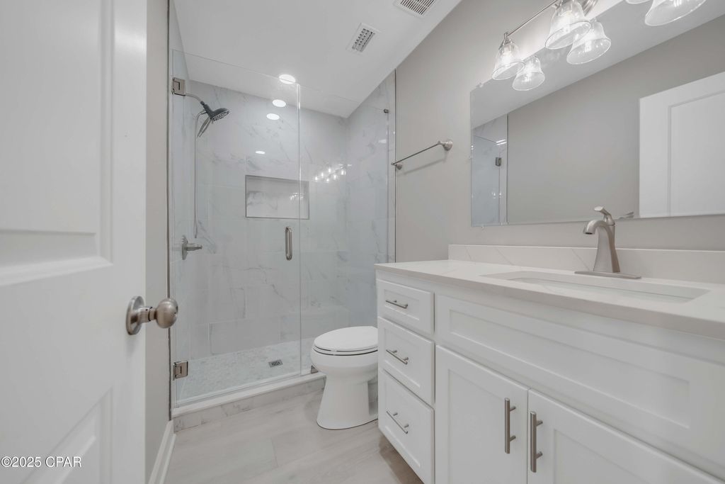 Image 12 of property listing at 17462 Front Beach Road 16C, Panama City Beach, FL 32413