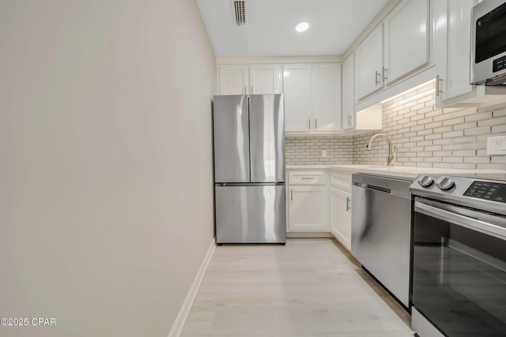 Image 5 of property listing at 17462 Front Beach Road 16C, Panama City Beach, FL 32413