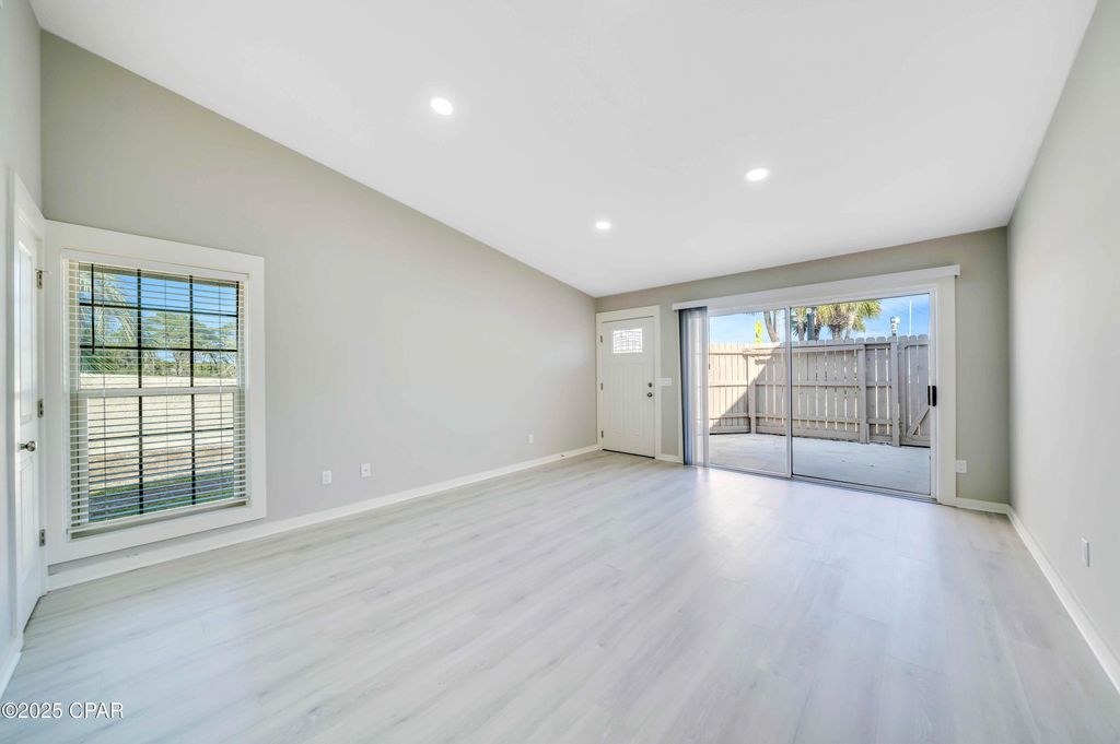 Image 7 of property listing at 17462 Front Beach Road 16C, Panama City Beach, FL 32413