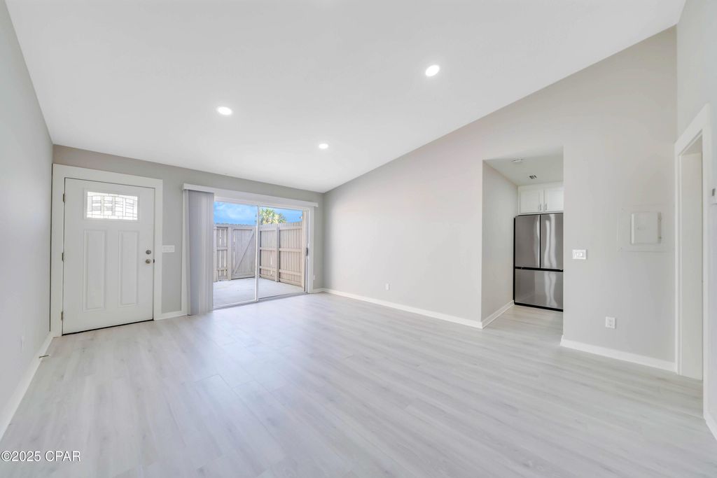 Image 8 of property listing at 17462 Front Beach Road 16C, Panama City Beach, FL 32413