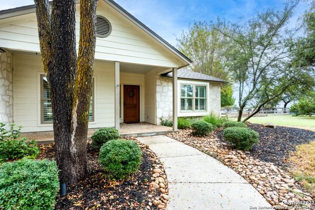 311 S SOMEDAY DR, Boerne, TX 78006