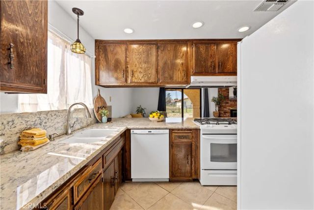 43453 7th East, Lancaster, CA 93535