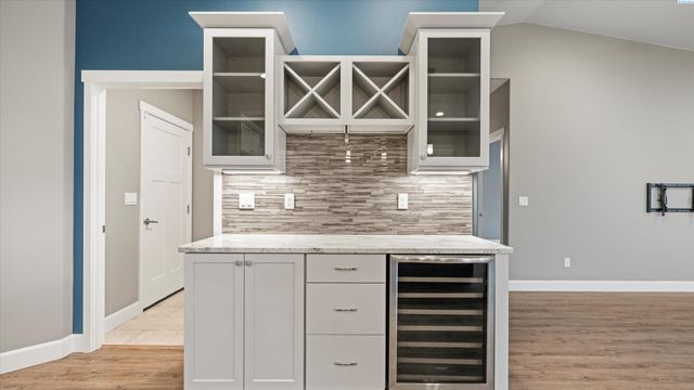 2763 Carefree Loop, West Richland, WA 99353