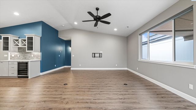 2763 Carefree Loop, West Richland, WA 99353