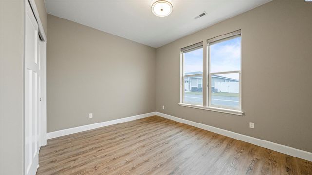 2763 Carefree Loop, West Richland, WA 99353