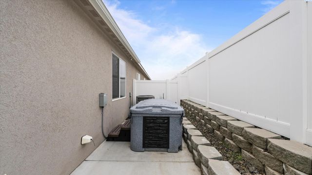 2763 Carefree Loop, West Richland, WA 99353