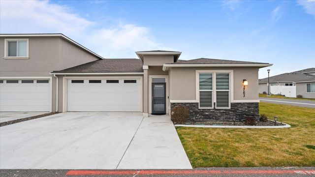 2763 Carefree Loop, West Richland, WA 99353