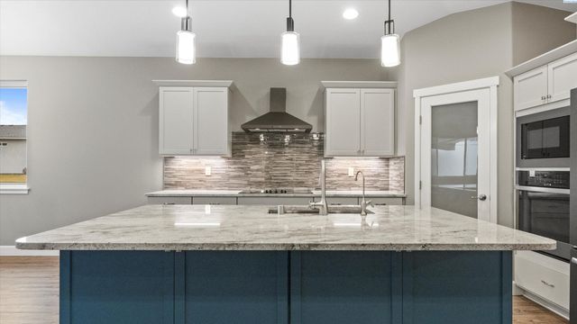 2763 Carefree Loop, West Richland, WA 99353