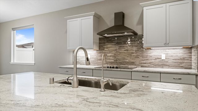 2763 Carefree Loop, West Richland, WA 99353