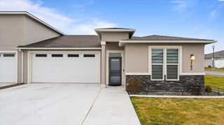2763 Carefree Loop, West Richland, WA 99353