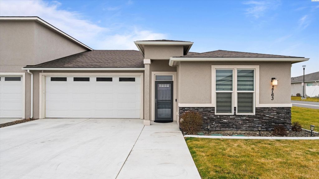 2763 Carefree Loop, West Richland, WA 99353