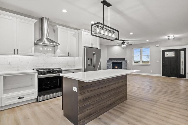 12212 Sheridan ROAD, Pleasant Prairie, WI 53158